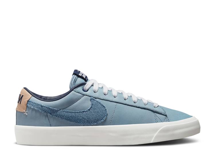 【 NIKE BLAZER LOW GT SB LIGHT DENIM / SUMMIT WHITE SUMMIT WHITE GUM 】 ブレイザー エスビー 白色 ホワイト スニーカー メンズ ナイキ