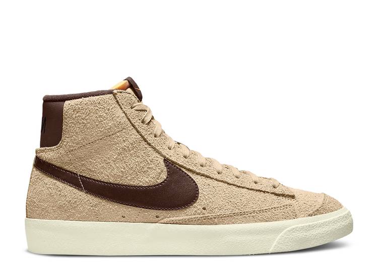 【 NIKE BLAZER MID '77 PREMIUM 'RATTAN LIGHT CHOCOLATE' / RATTAN COCONUT MILK ALPHA ORANGE 】 ブレイザー ミッド プレミアム アルファ 橙 オレンジ スニーカー メンズ ナイキ