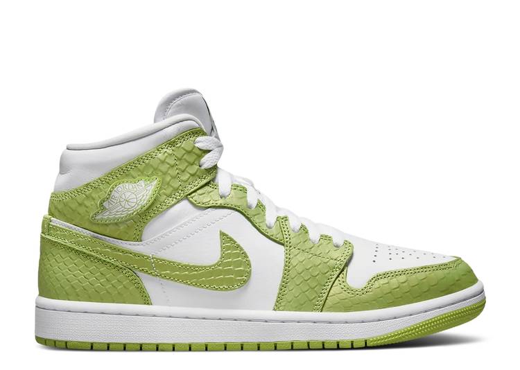 【 AIR JORDAN WMNS JORDAN 1 MID SE \u0027GREEN PYTHON\u0027 / WHITE WHITE VIVID GREEN 】 ナイキ ミッド 白いこと 白いこと 緑 緑であること エアジョーダン スニーカー レディース