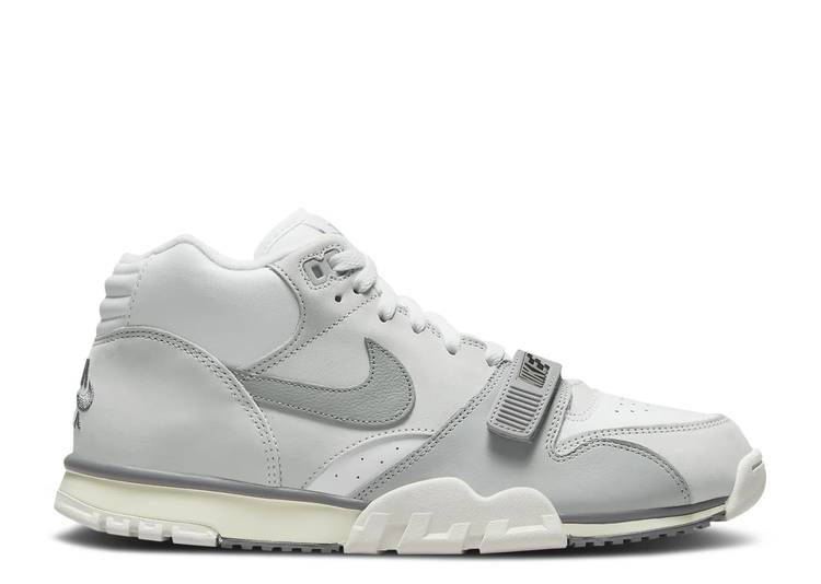 【 NIKE AIR TRAINER 1 PHOTON DUST / PHOTON DUST SMOKE GREY WHITE 】 トレーナー 灰色 グレー 白色 ホワイト エアトレーナー スニーカー メンズ ナイキ
