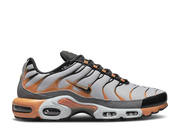 【 NIKE AIR MAX PLUS 'WOLF GREY HOT CURRY' / WOLF GREY BLACK COOL GREY HOT 】 マックス 灰色 グレー 黒色 ブラック クール エアマックスプラス スニーカー メンズ ナイキ