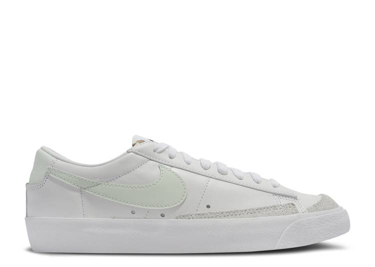 【 NIKE WMNS BLAZER LOW \u002777 \u0027WHITE BARELY GREEN\u0027 / WHITE BARELY GREEN 】 ブレイザー 白いこと 白いこと 緑 緑であること スニーカー レディース ナイキ