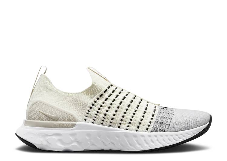 【 NIKE REACT PHANTOM RUN FLYKNIT 2 \u0027SAIL LIGHT BONE\u0027 / SAIL WHITE LIGHT BONE BLACK 】 リアクト 幽客 飛球編み物 白いこと 白いこと 黒いこと 黒いこと スニーカー メンズ ナイキ