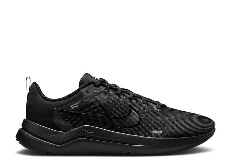 【 NIKE DOWNSHIFTER 12 BLACK PARTICLE GREY / BLACK PARTICLE GREY DARK SMOKE 】 黒色 ブラック 灰色 グレー スニーカー メンズ ナイキ