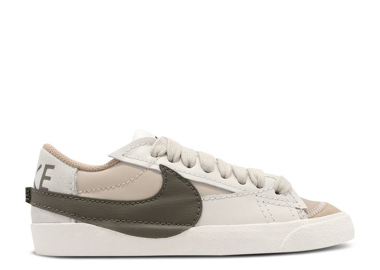 【 NIKE WMNS BLAZER LOW '77 JUMBO 'SAND DRIFT MEDIUM OLIVE' / SAND DRIFT LIGHT SILVER PHANTOM 】 ブレイザー ジャンボ 砂色 サンド 銀色 シルバー スニーカー レディース ナイキ|スニケス