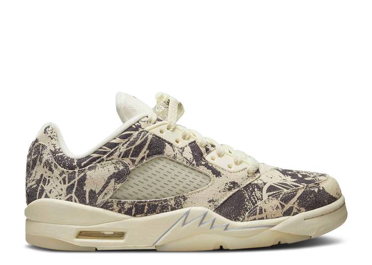【 AIR JORDAN WMNS JORDAN 5 RETRO LOW \u0027EXPRESSION\u0027 / COCONUT MILK BLACK WHITE 】 ナイキ 黒いこと 黒いこと 白いこと 白いこと エアジョーダン スニーカー レディース