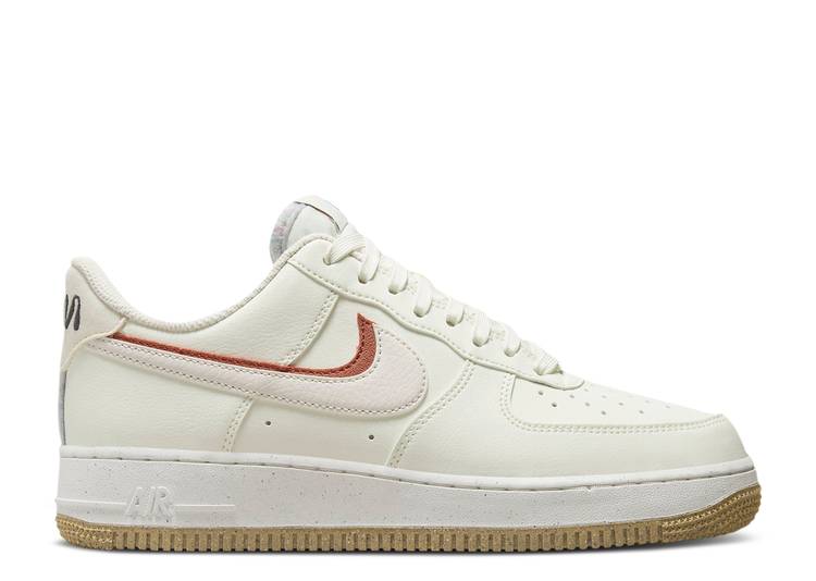 【 NIKE WMNS AIR FORCE 1 '07 LX '82 - SAIL CINNABAR' / SAIL SAIL CINNABAR PHANTOM 】 エアフォース スニーカー レディース ナイキ