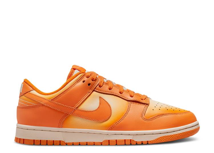 【 NIKE WMNS DUNK LOW MAGMA ORANGE / MAGMA ORANGE MAGMA ORANGE PEARL 】 ダンク 橙 オレンジ パール ダンクロー スニーカー レディース メンズ ナイキ