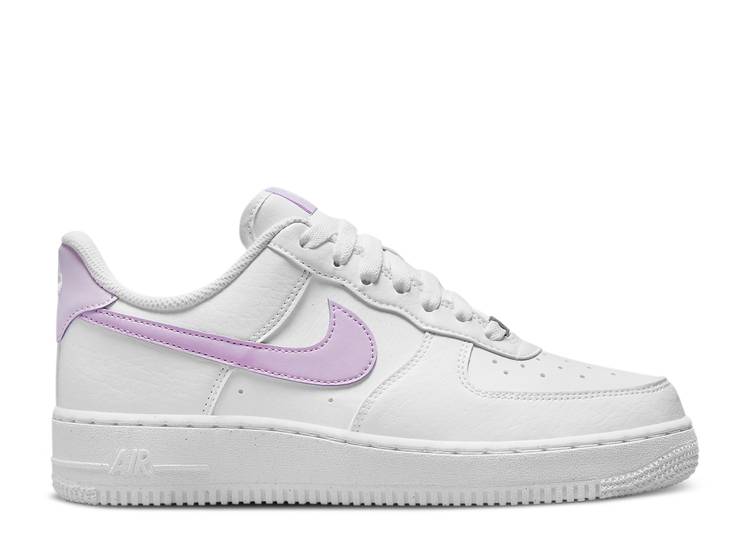 【 NIKE WMNS AIR FORCE 1 LOW \u002707 NEXT NATURE \u0027WHITE DOLL\u0027 / WHITE WHITE METALLIC SILVER DOLL 】 白いこと 白いこと しろがね色 しろがね色 空軍 スニーカー レディース ナイキ