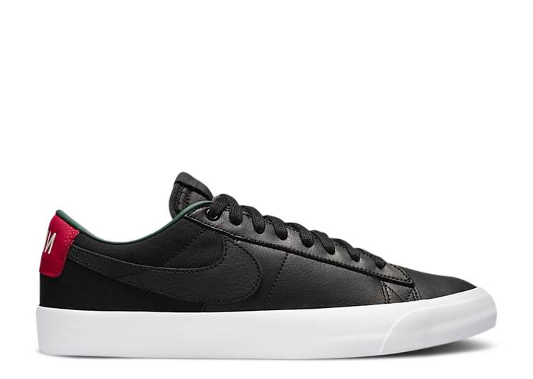 【 NIKE ZOOM BLAZER LOW PRO GT PREMIUM SB 'BLACK VARSITY RED' / BLACK VARSITY RED FIR BLACK 】 ズーム ブレイザー プロ プレミアム エスビー 黒色 ブラック 赤 レッド スニーカー メンズ ナイキ｜スニケス 16,827円
