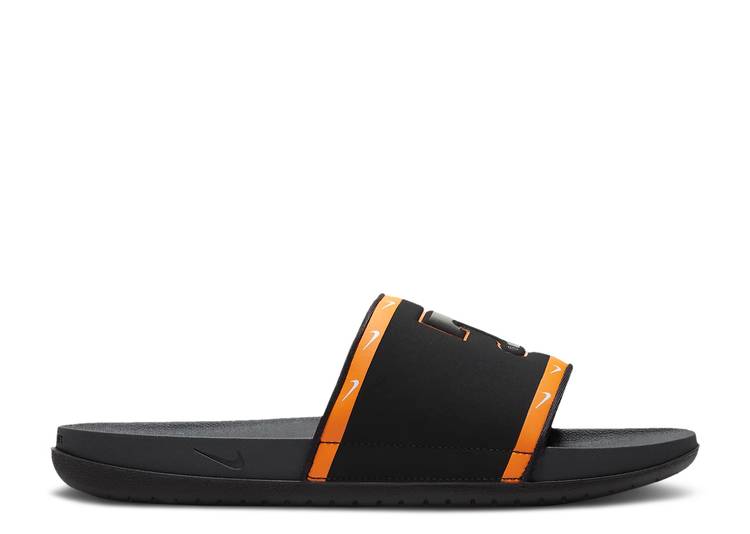 【 NIKE OFFCOURT SLIDE TENNESSEE / BLACK BRIGHT CERAMIC WHITE 】 サンダル 黒色 ブラック 白色 ホワイト スニーカー メンズ ナイキ