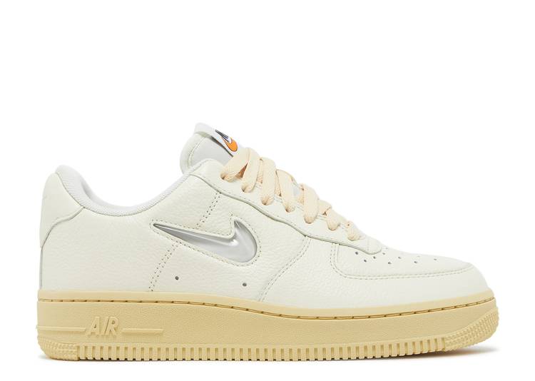 【 NIKE WMNS AIR FORCE 1 \u002707 LX \u0027COCONUT MILK\u0027 / COCONUT MILK LEMON WASH PALE 】 空軍 スニーカー レディース ナイキ