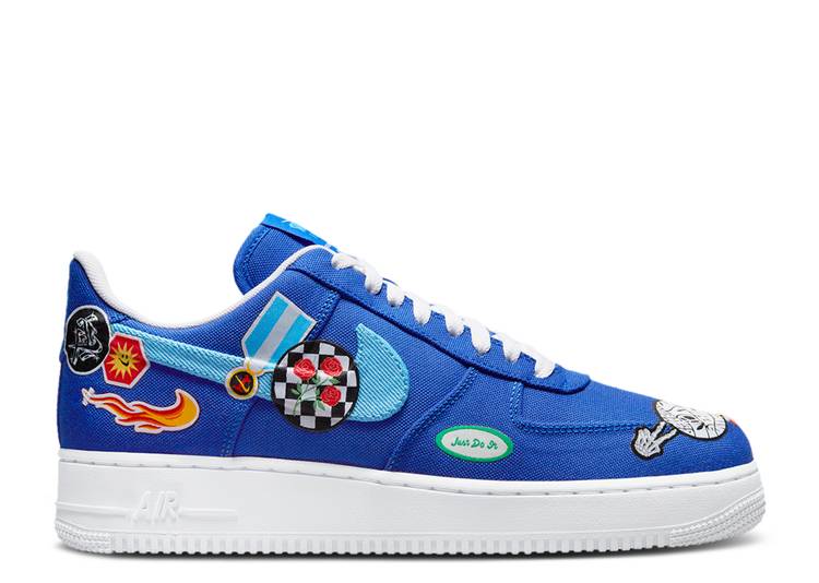 【 NIKE WMNS AIR FORCE 1 \u002707 \u0027PATCHED UP - LOS ANGELES\u0027 / RACER BLUE UNIVERSITY BLUE WHITE 】 青碧 青碧 白いこと 白いこと 空軍 天使の都市\u0027 スニーカー レディース ナイキ