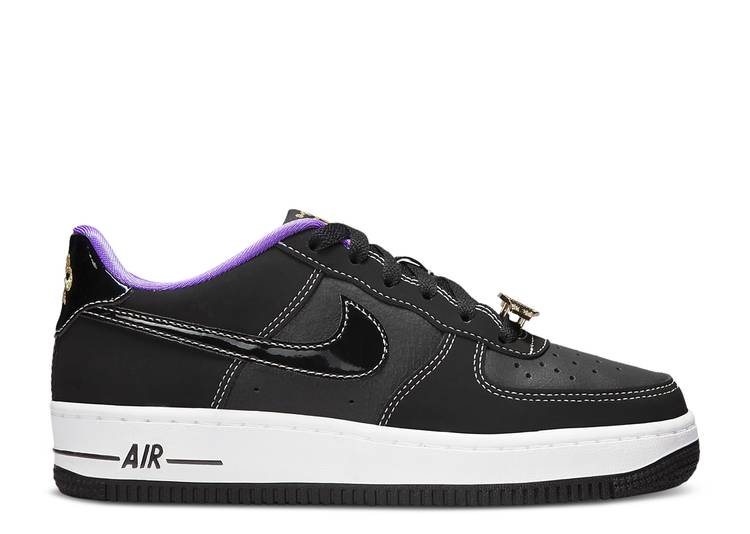 【 NIKE AIR FORCE 1 LV8 GS 'WORLD CHAMP - LAKERS' / BLACK IRON GREY WHITE BLACK 】 黒色 ブラック 灰色 グレー 白色 ホワイト エアフォース ジュニア キッズ ベビー マタニティ スニーカー ナイキ｜スニケス