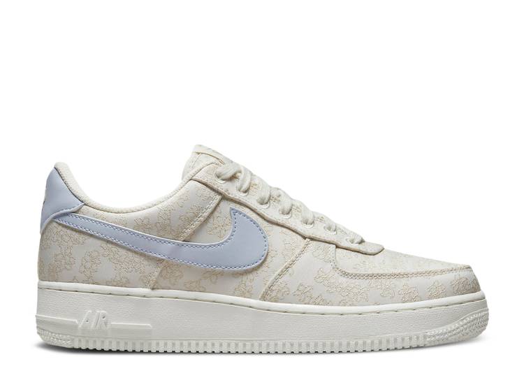 【 NIKE WMNS AIR FORCE 1 \u002707 SE JACQUARD \u0027FLORAL EMBROIDERY\u0027 / MULTI COLOR FOOTBALL GREY SAIL 】 薄墨色 薄墨色 空軍 スニーカー レディース ナイキ