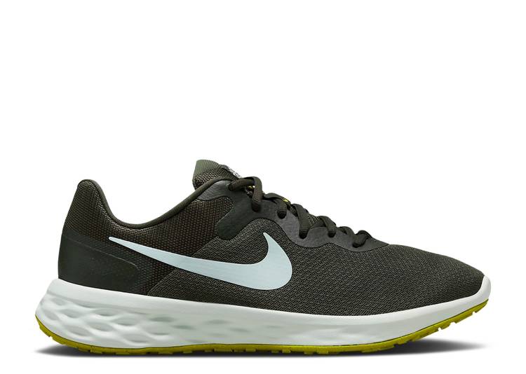 【 NIKE REVOLUTION 6 NEXT NATURE \u0027CARGO KHAKI\u0027 / CARGO KHAKI SEQUOIA LIGHT SILVER 】 大変革 積貨委託貨物 カーキ しろがね色 しろがね色 スニーカー メンズ ナイキ