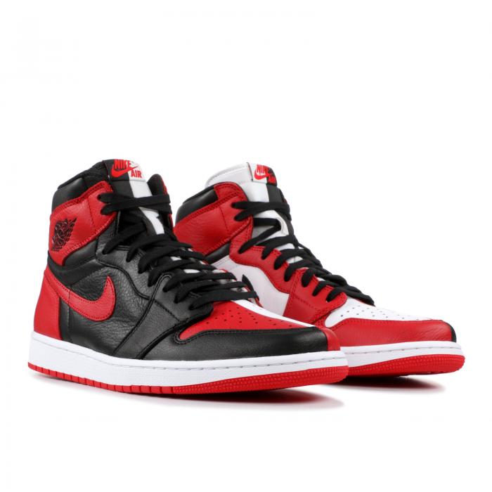 【 AIR JORDAN JORDAN 1 RETRO HIGH OG NRG 'HOMAGE TO HOME' / BLACK UNIVERSITY RED WHITE 】 ナイキ ハイ 黒色 ブラック 赤 レッド 白色 ホワイト エアジョーダン スニーカー メンズ｜スニケス