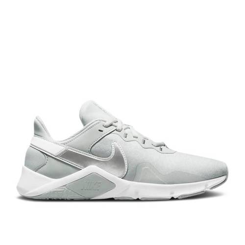 【 NIKE WMNS LEGEND ESSENTIAL 2 'PHOTON DUST METALLIC SILVER' / PHOTON DUST WHITE GREY FOG 】 レジェンド 白色 ホワイト 灰色 グレー スニーカー レディース ナイキ|スニケス