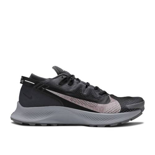 【 NIKE PEGASUS TRAIL 2 'DARK SMOKE GREY' / BLACK DARK SMOKE GREY PARTICLE 】 ペガサス 黒色 ブラック 灰色 グレー スニーカー メンズ ナイキ