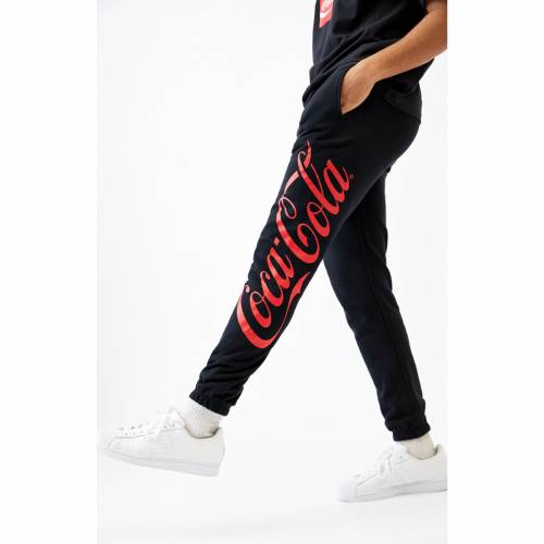 在庫あり 即納 Coca Cola スクリプト ロングタイツ 黒色 ブラック Coca Cola By Pacsun Script Sweatpants Black メンズファッション ズボン パンツ スニケス 宅送 Www Balloonylandkw Com