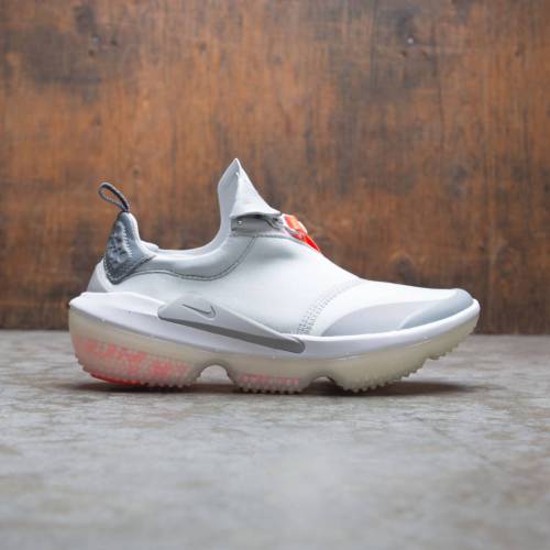 ナイキ プラチナム スニーカー レディース 【 NIKE WOMEN JOYRIDE OPTIK (PURE PLATINUM / WHITE-WOLF GREY) 】 レディース靴-靴