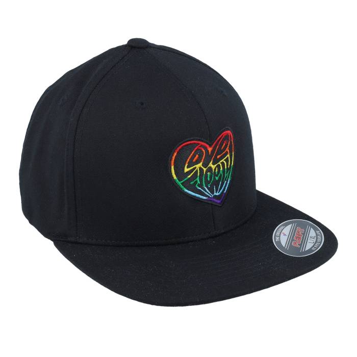 Fair 【 Love Freely Rainbow Logo Black Flat Brim Fitted Men Black 】 虹色 レインボー ロゴ 黒色 ブラック メンズ 黒色 ブラック｜スニケス