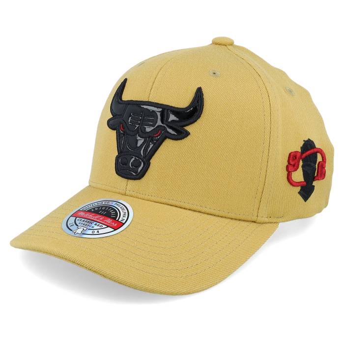 ミッチェル&ネス Mitchell & Ness 【 Chicago Bulls Hatstore Exclusive X Champion Logo Beige Adjustable Men Beige 】 シカゴ ブルズ チャンピオン ロゴ ベージュ メンズ ベージュ|スニケス