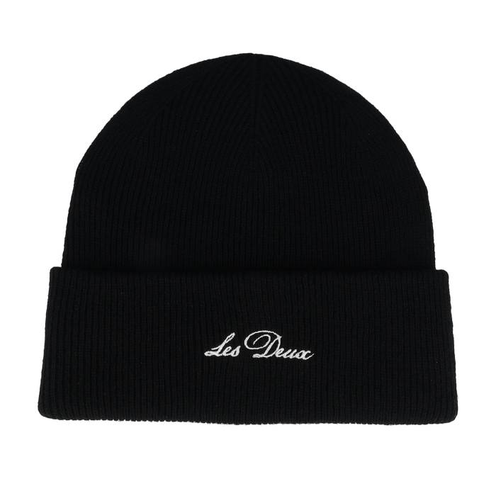 Les Deux 【 Wayne Embroidered Beanie Black Cuff Men Black 】 キャップ 帽子 黒色 ブラック メンズ 黒色 ブラック