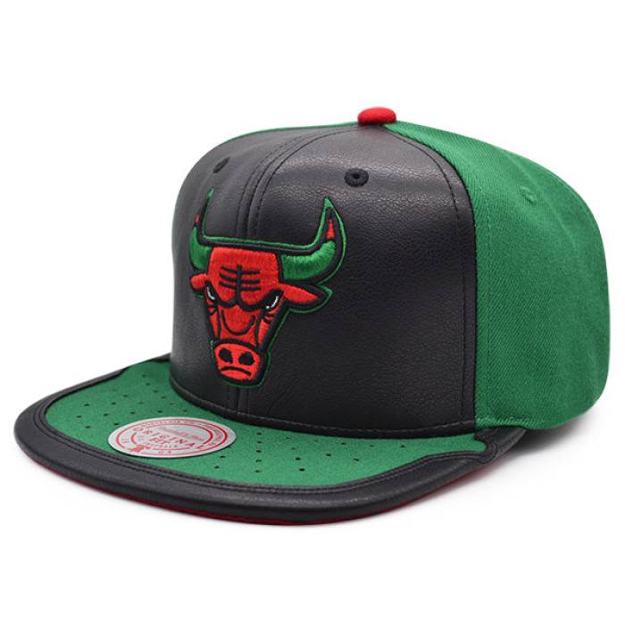 ミッチェル&ネス Mitchell & Ness 【 Chicago Bulls Air Jordan Day One Snapback Nba Hat Mens Black/Green/Red 】 シカゴ ブルズ Snapback スナップバック バッグ メンズ 黒色 ブラック green 緑・グリーン Red 赤・レッド｜スニケス