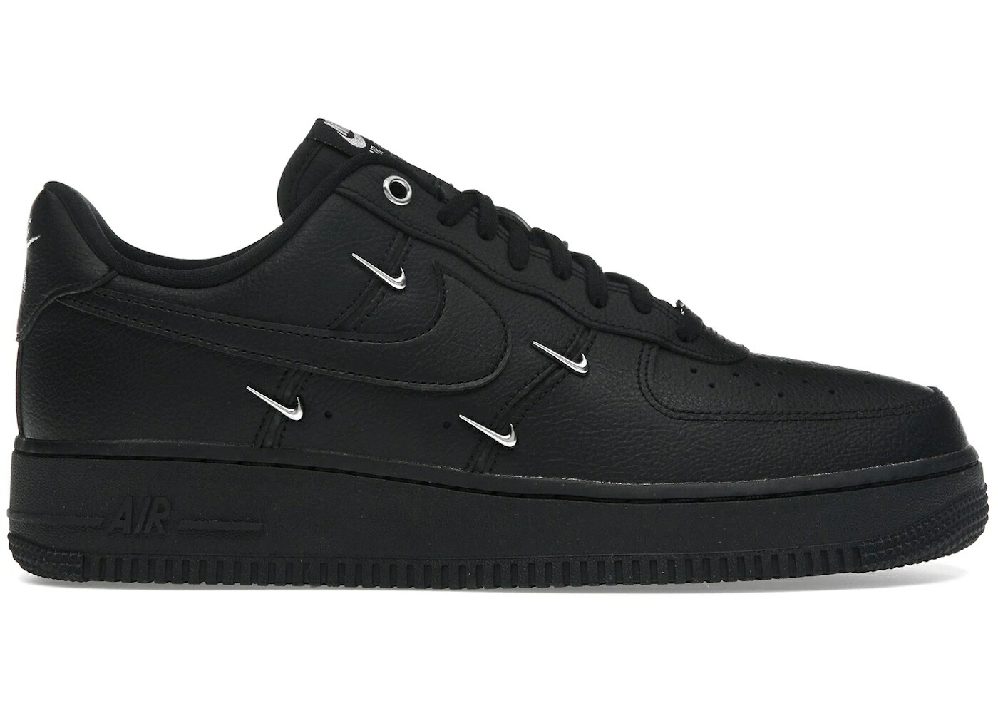 ナイキ 黒色 ブラック 銀色 シルバー スウッシュ スウォッシュ エアフォース 07 WOMEN スニーカー レディース NIKE AIR FORCE 1 LOW LX BLACK SILVER MINI SWOOSH (WOMEN) / BLACK METALLIC SILVER