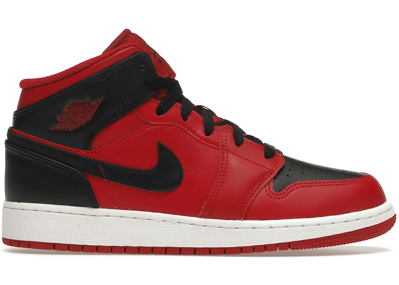 ナイキ ジョーダン ミッド リベンジ 赤 レッド 白色 ホワイト 黒色 ブラック ジュニア キッズ JORDAN 1 MID REVERSE BRED (2021) (GS) / GYM RED WHITE BLACK ベビー マタニティ スニーカー