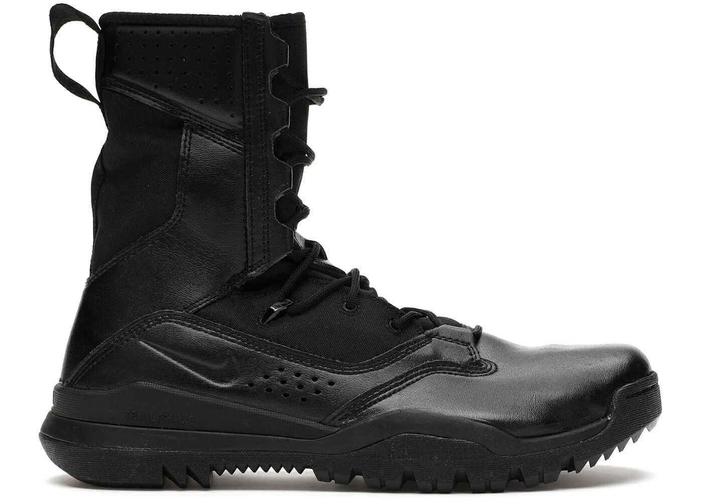 楽天市場】NIKE ナイキメンズ スニーカー 【箱無し】SFB FIELD28