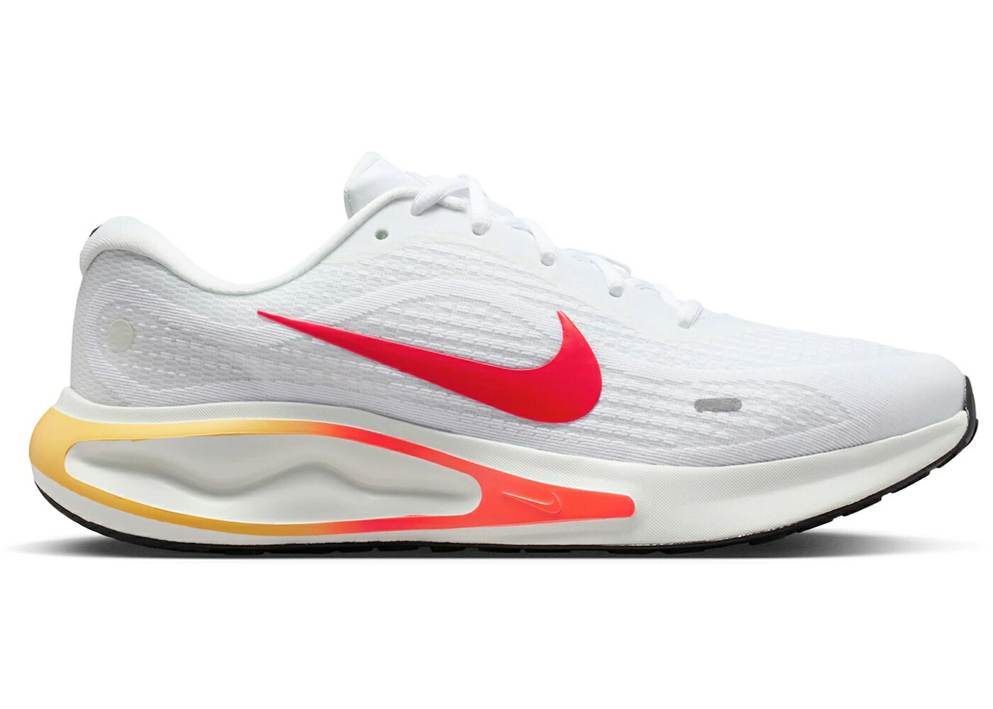 ナイキ 幽客 白いこと 白いこと ゴールド クリムゾン 佇まい スニーカー メンズ NIKE JOURNEY RUN WHITE TOPAZ GOLD CRIMSON / WHITE SPRUCE AURA TOPAZ GOLD