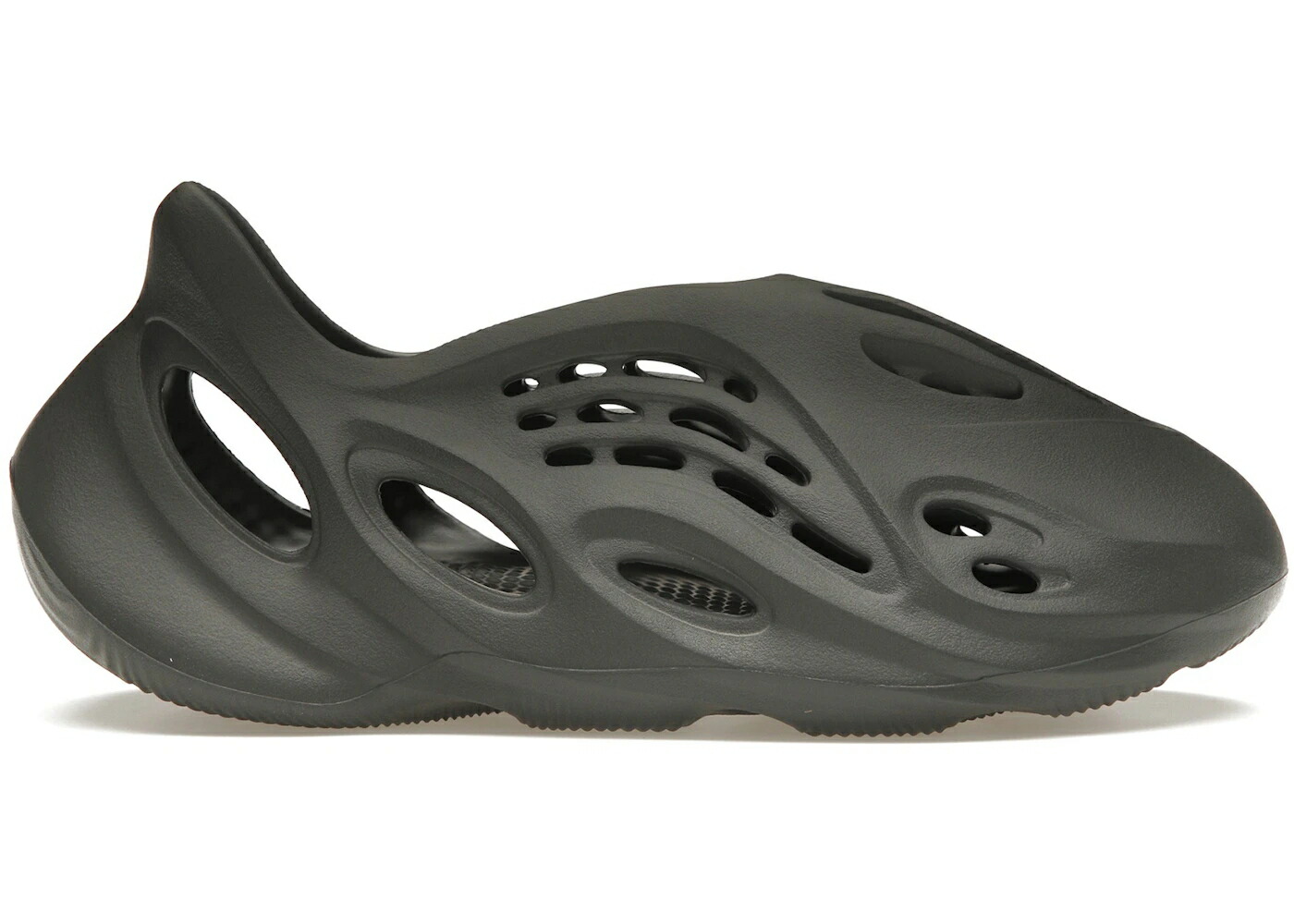 アディダス カーボン スニーカー メンズ ADIDAS YEEZY FOAM RNR CARBON / CARBON CARBON CARBON