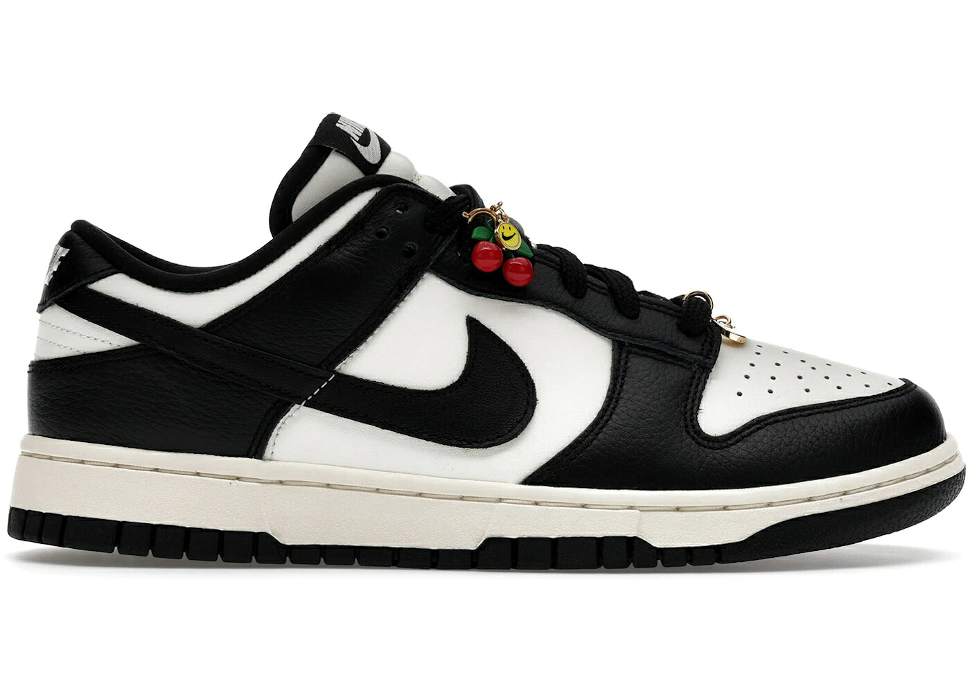 ナイキ ダンク 象牙色 ゴールド ダンクロー WOMEN\u0027S スニーカー レディース NIKE DUNK LOW SE PANDA CHERRY CHARM (WOMEN\u0027S) / SAIL PALE IVORY METALLIC GOLD