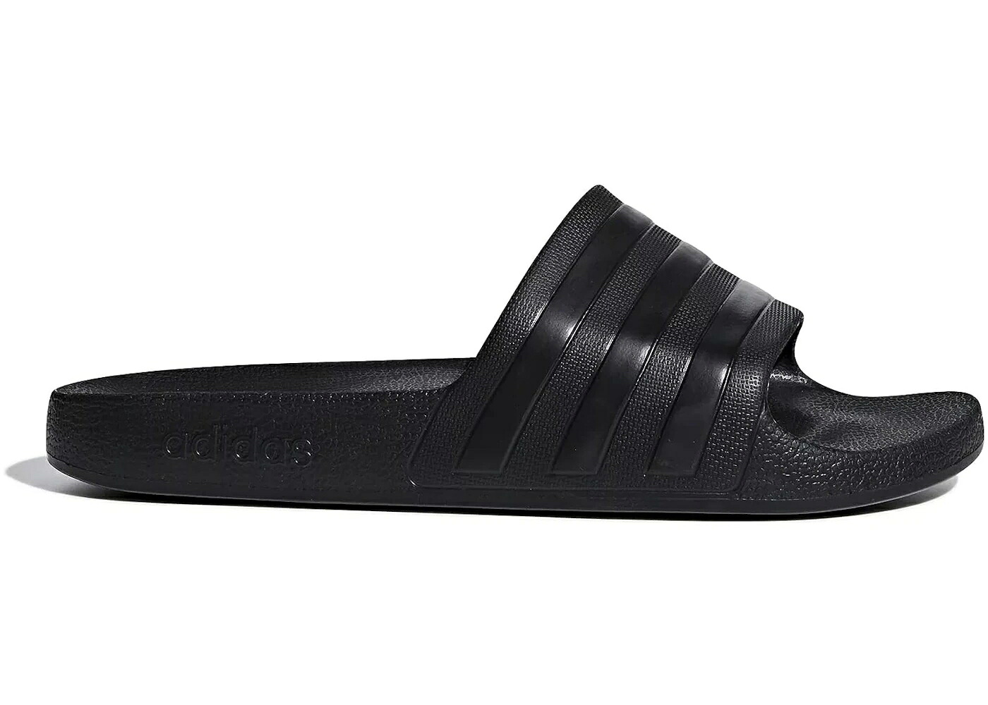 アディダス アディレッタ アクア コア 黒色 ブラック スニーカー メンズ ADIDAS ADILETTE AQUA SLIDES CORE BLACK / CORE BLACK CORE BLACK CORE BLACK｜スニケス