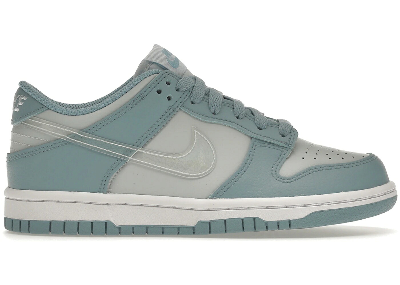 ナイキ ダンク 青色 ブルー スウッシュ スウォッシュ オーラ 白色 ホワイト ダンクロー ジュニア キッズ NIKE DUNK LOW CLEAR BLUE SWOOSH (GS) / AURA WORN BLUE WHITE CLEAR ベビー マタニティ スニーカ｜スニケス