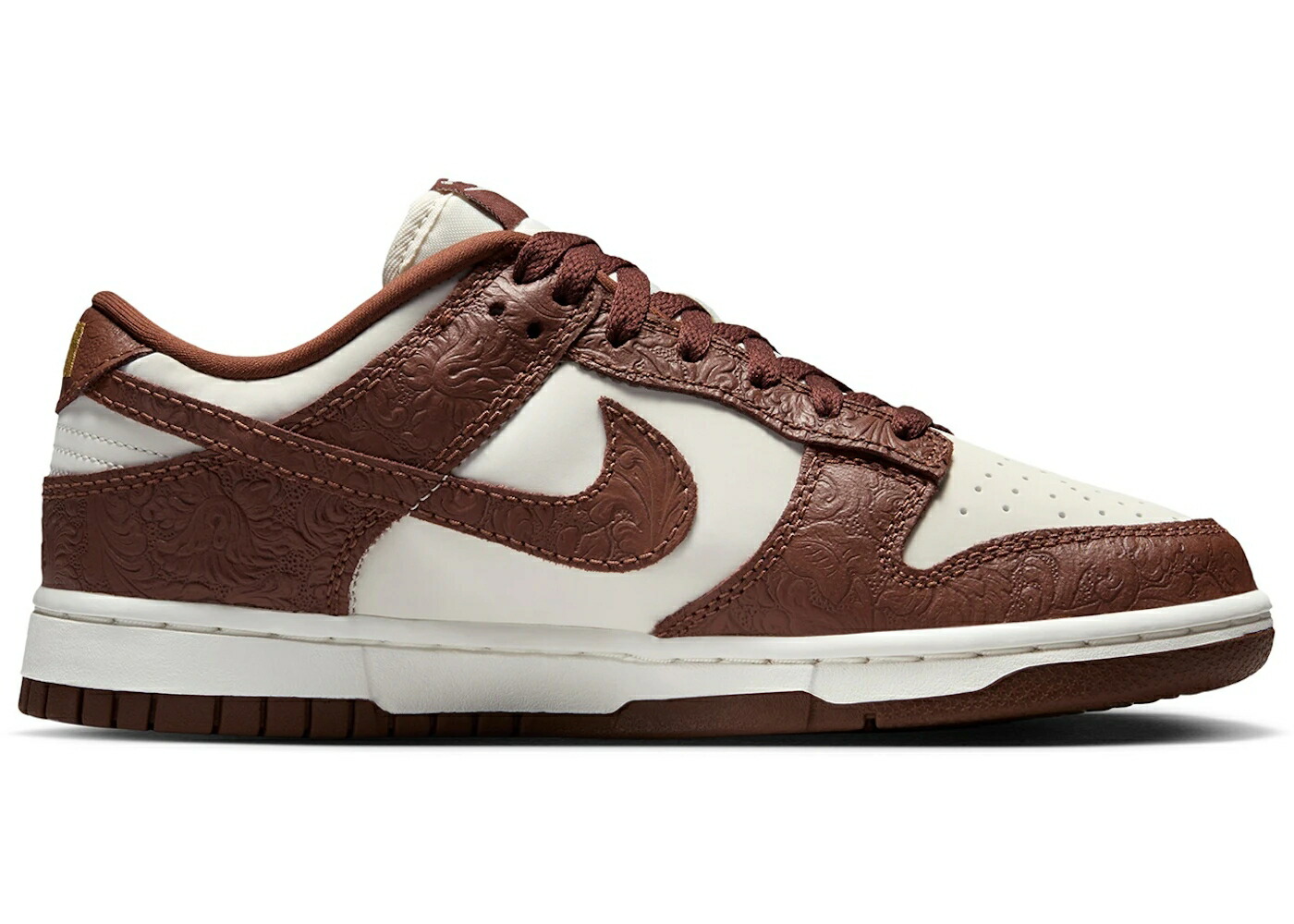 ナイキ ダンク 赤銅色 赤銅色 ゴールド ダンクロー WOMEN\u0027S スニーカー レディース NIKE DUNK LOW EMBOSSED BAROQUE SAIL FAUNA BROWN (WOMEN\u0027S) / SAIL SAIL METALLIC GOLD FAUNA