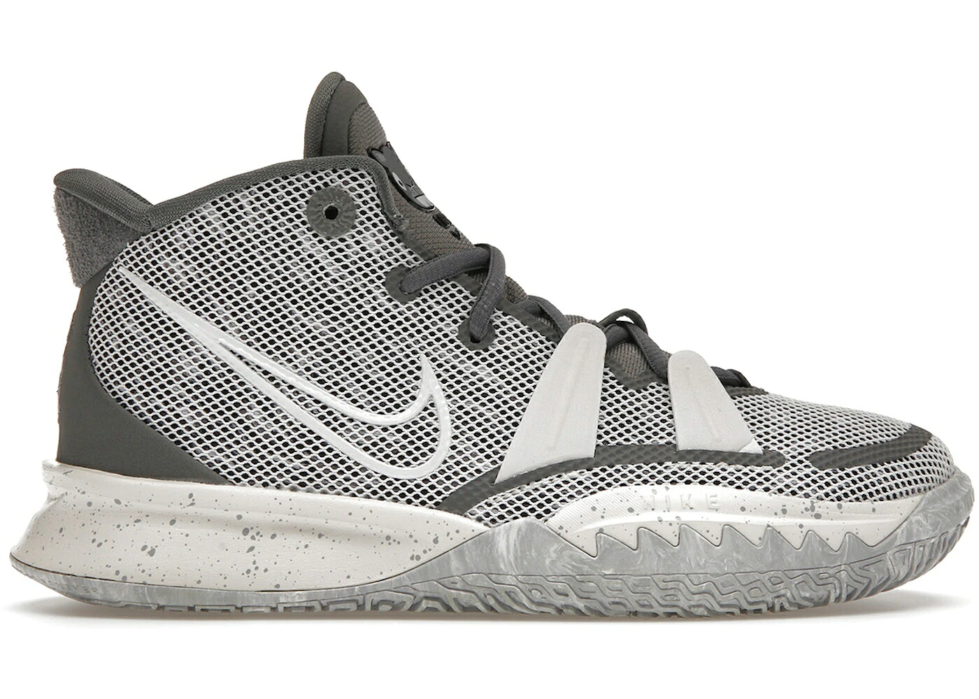 ナイキ カイリー 灰色 グレー ジュニア キッズ NIKE KYRIE 7 SE CHIP (GS) / LIGHT SMOKE GREY SMOKE GREY ベビー マタニティ スニーカー|スニケス