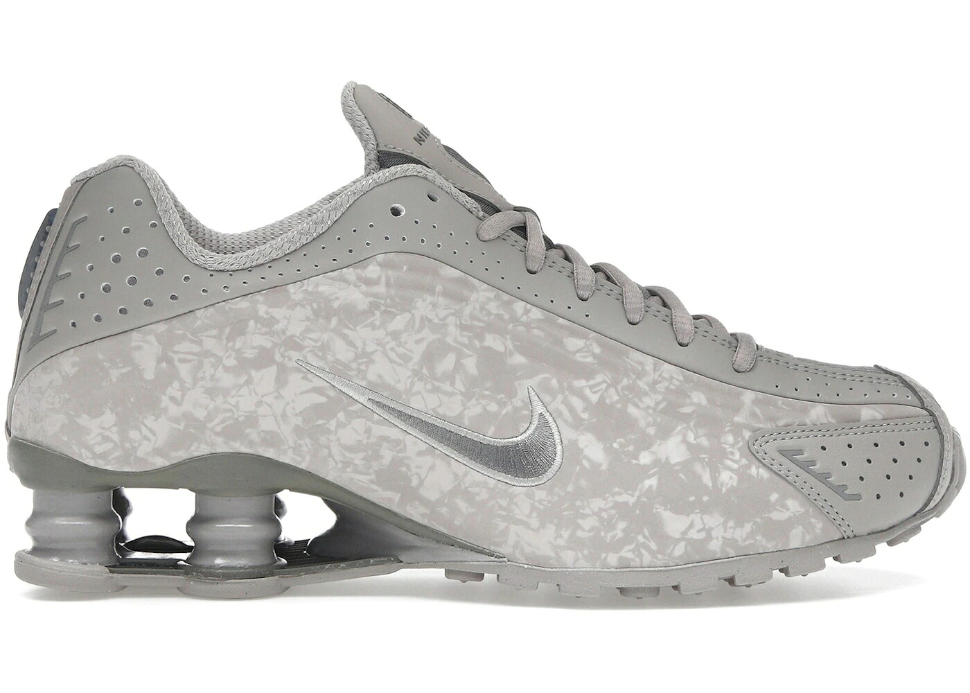 ナイキ ショックス 単科大学 薄墨色 薄墨色 WOMEN\u0027S スニーカー レディース NIKE SHOX R4 FLAT PEWTER FLORAL (WOMEN\u0027S) / COLLEGE GREY FLAT PEWTER