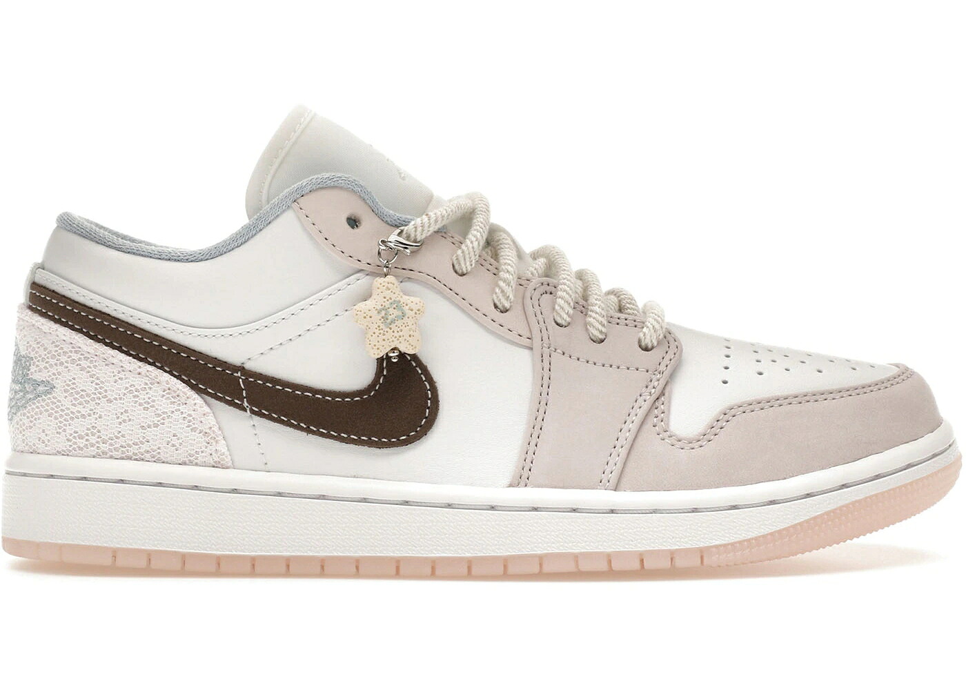 ナイキ ジョーダン 白いこと 白いこと サクラ色 WOMEN\u0027S スニーカー レディース JORDAN 1 LOW CORAL (WOMEN\u0027S) / WHITE WHITE LIGHT SOFT PINK