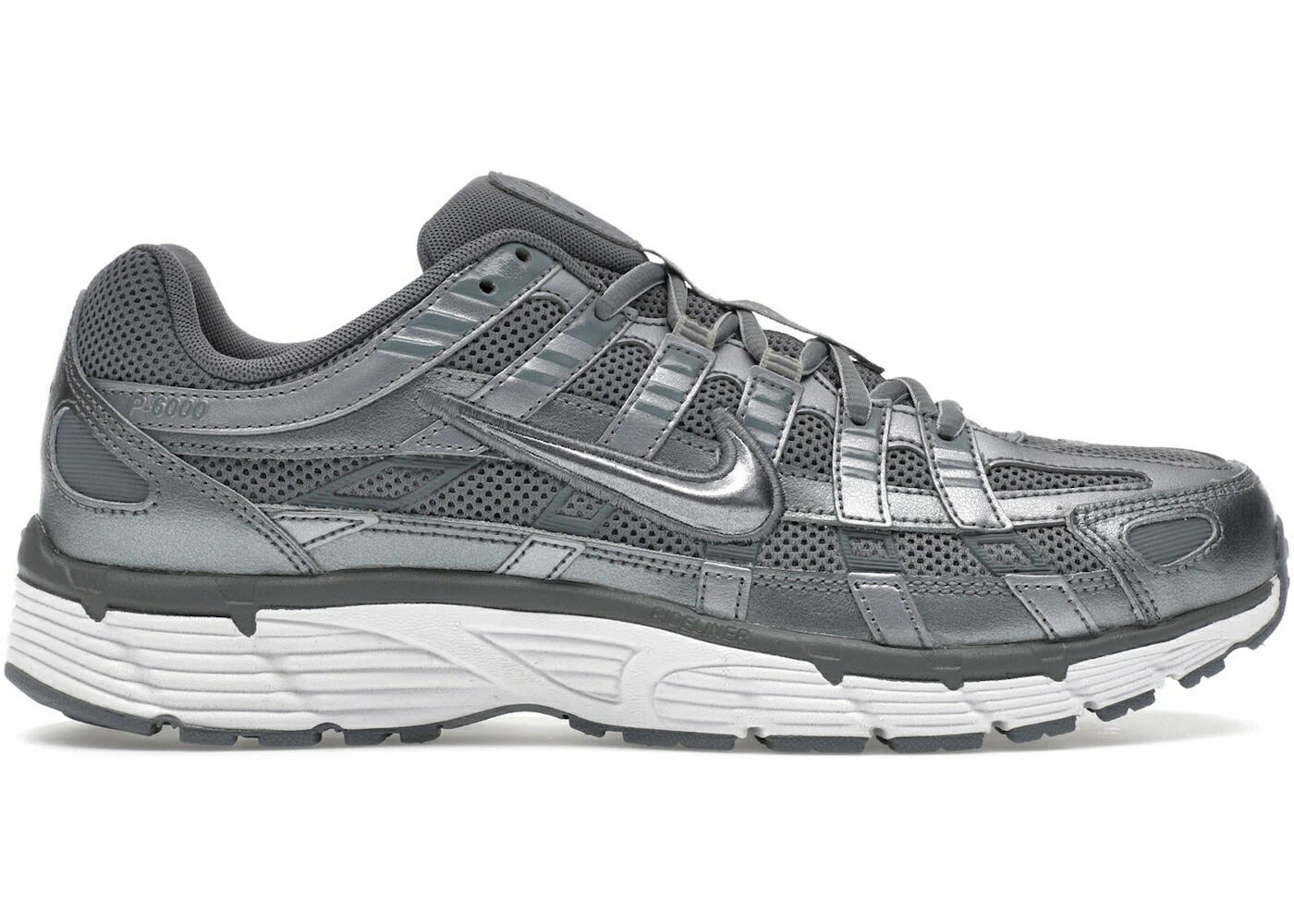 ナイキ クール 灰色 グレー 白色 ホワイト スニーカー メンズ NIKE P-6000 METALLIC COOL GREY / METALLIC COOL GREY WHITE WOLF