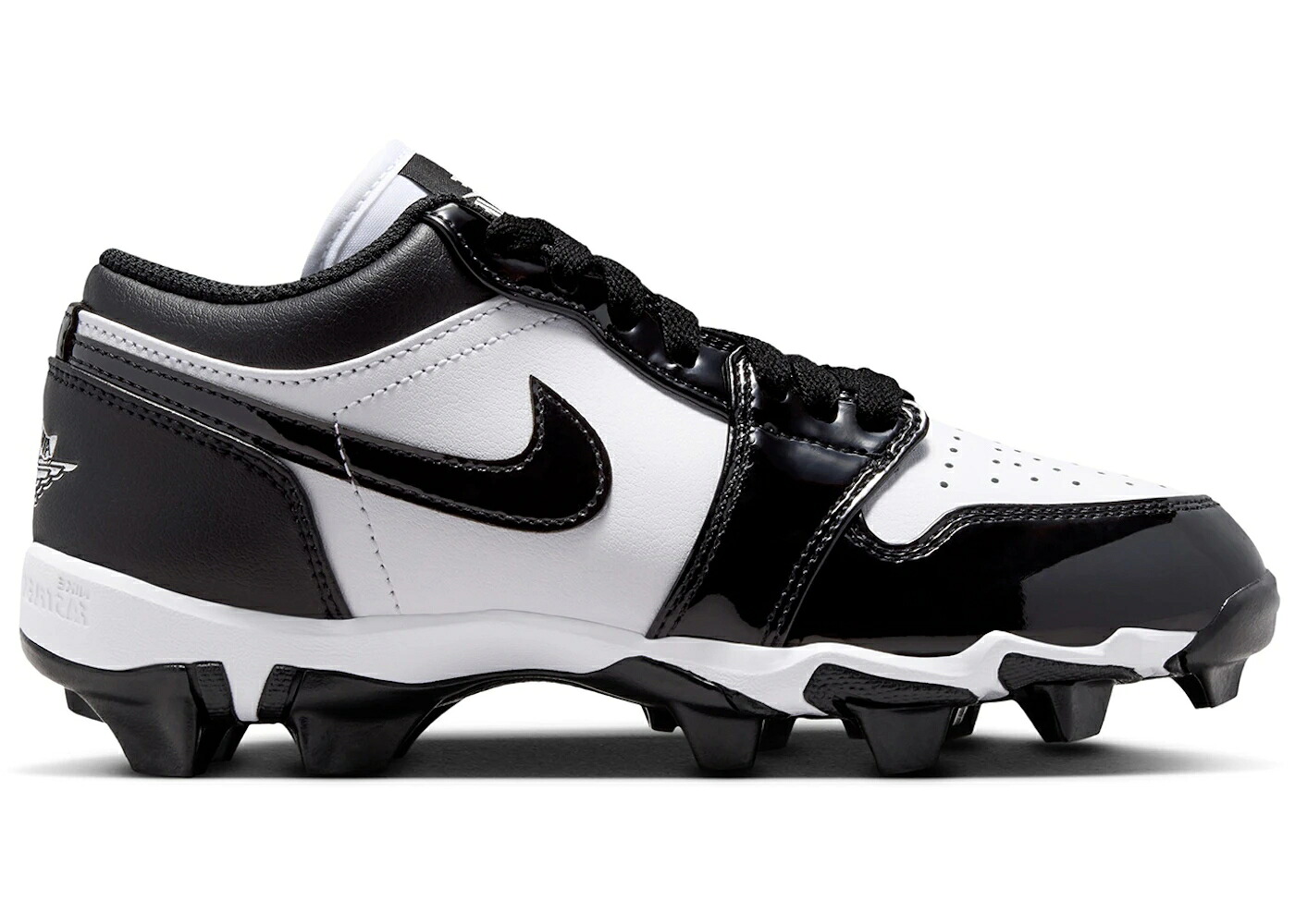 ナイキ ジョーダン パテント 白色 ホワイト 黒色 ブラック ジュニア キッズ JORDAN 1 LOW CLEAT PATENT PANDA (GS) / WHITE BLACK BLACK ベビー マタニティ スニーカー