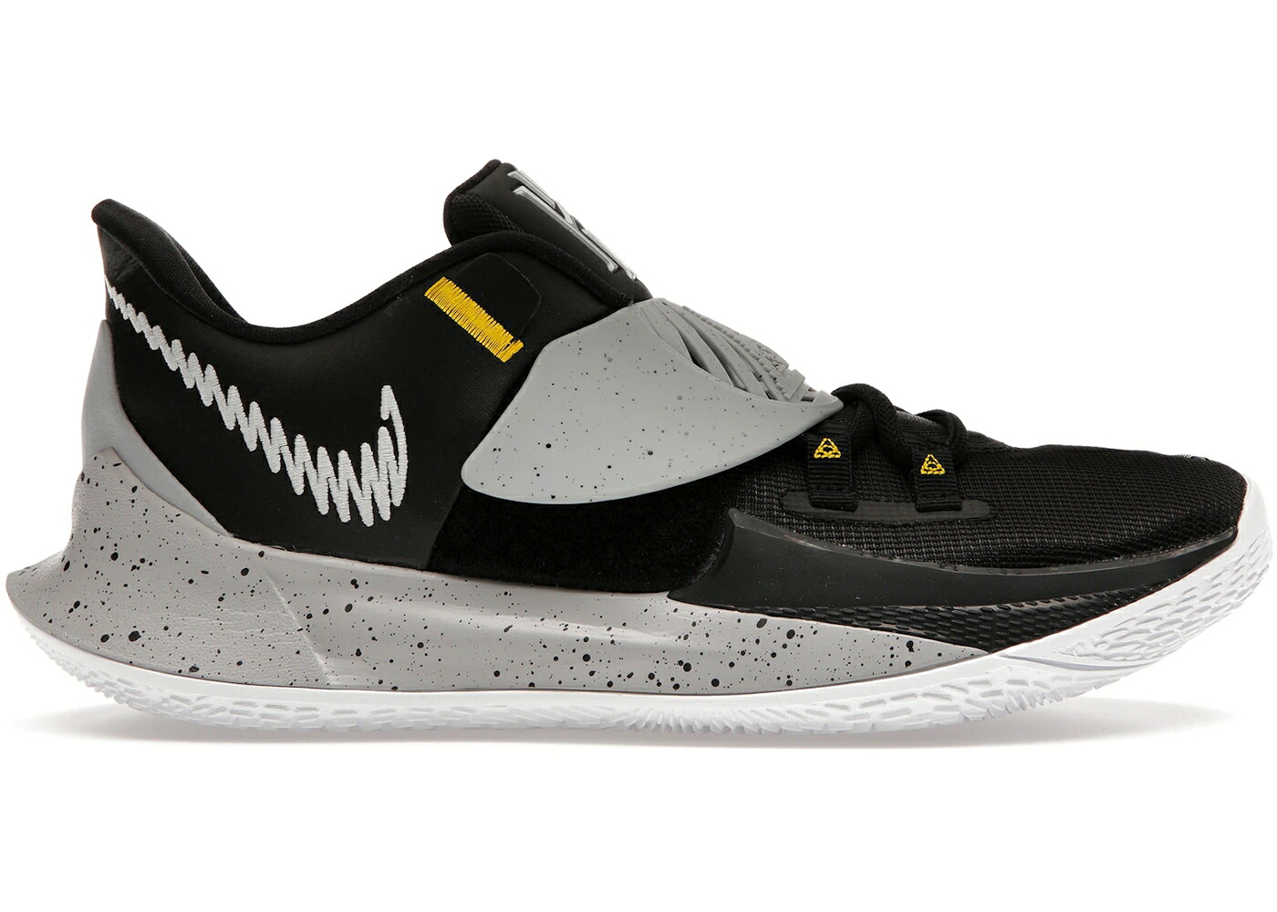 ナイキ カイリー チーム 黒色 ブラック 灰色 グレー 銀色 シルバー スニーカー メンズ NIKE KYRIE LOW 3 TEAM BLACK WOLF GREY / BLACK WOLF GREY METALLIC SILVER 62,040円