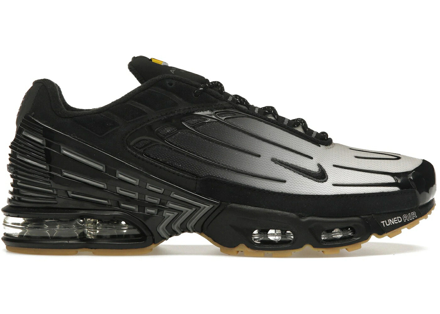 ナイキ マックス 黒色 ブラック 灰色 グレー 茶色 ブラウン エアマックスプラス スニーカー メンズ NIKE AIR MAX PLUS 3 BLACK SMOKE GREY GUM / BLACK LIGHT OREWOOD BROWN｜スニケス