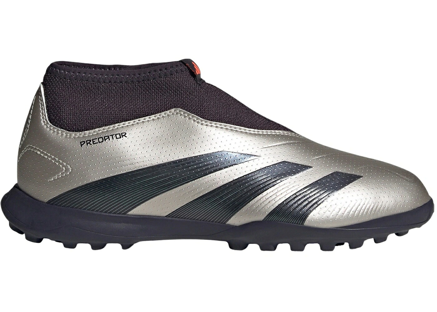 アディダス プレデター ターフ プラチナム 黒色 ブラック ターボ ジュニア キッズ ADIDAS PREDATOR LEAGUE LACELESS TURF PLATINUM METALLIC AURORA BLACK TURBO (GS) / PLATINUM METALLIC AURORA BLACK ベビー マタニテ
