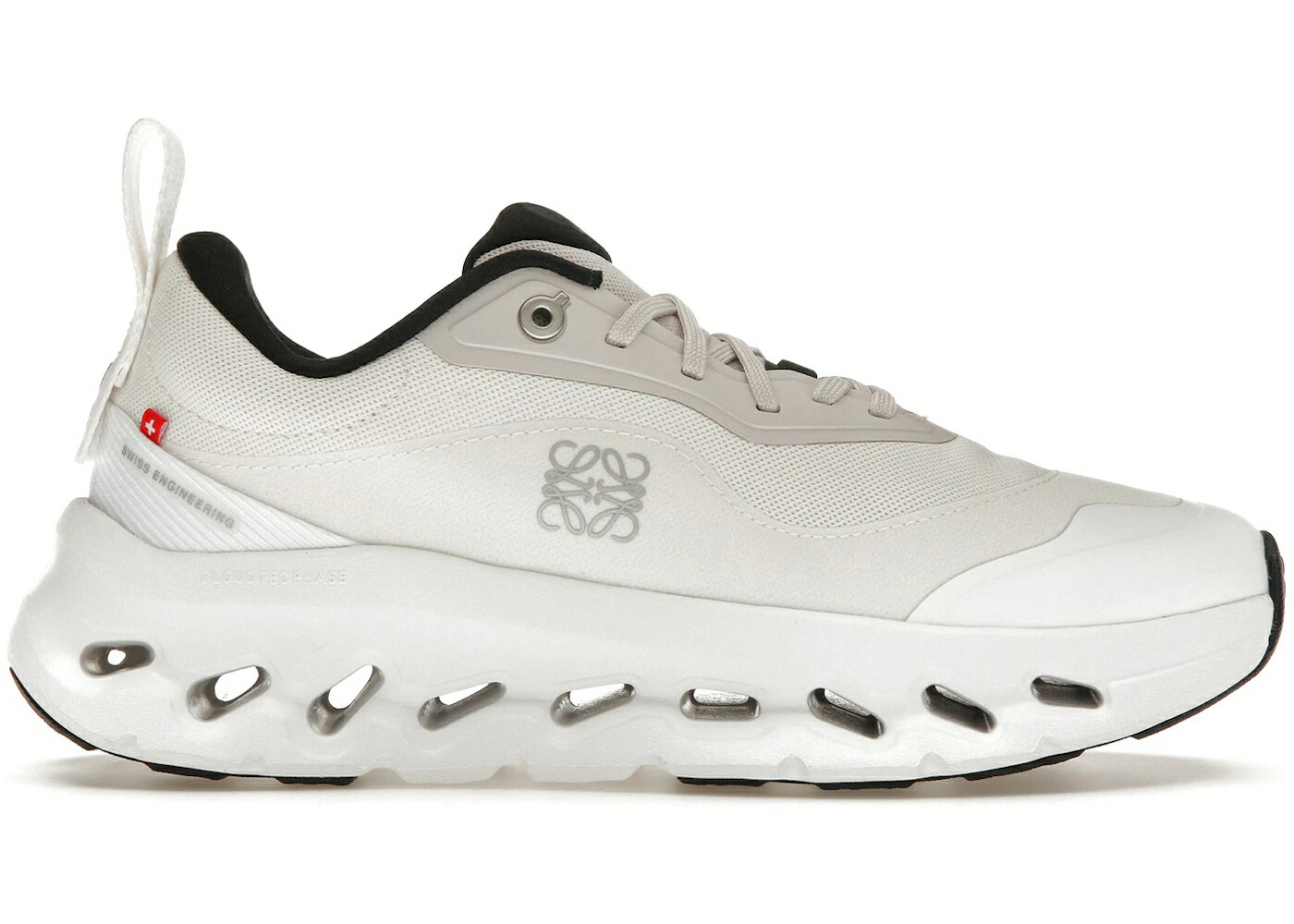 オン 砂色 沙子 白いこと 白いこと WOMEN\u0027S スニーカー レディース ON RUNNING CLOUDTILT 2 LOEWE SAND WHITE (WOMEN\u0027S) / SAND WHITE