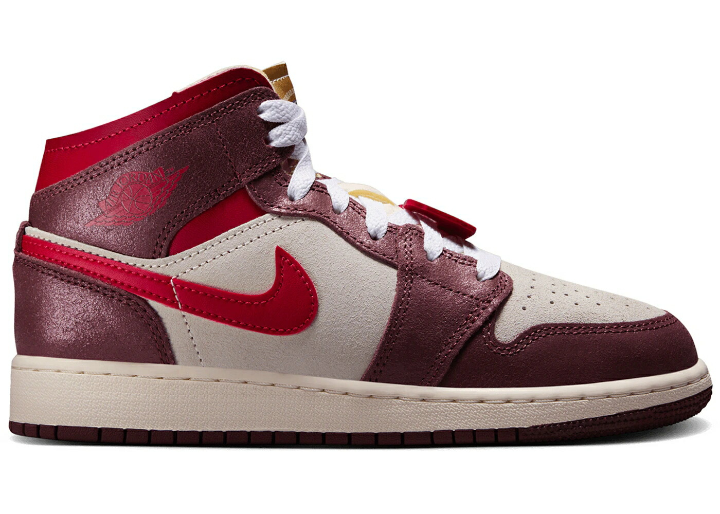 ナイキ ジョーダン ミッド ポニー & ジュニア キッズ JORDAN 1 MID SE BREAD, BUTTER SOLE (GS) / COCONUT MILK DARK PONY PALE ベビー マタニティ スニーカー｜スニケス