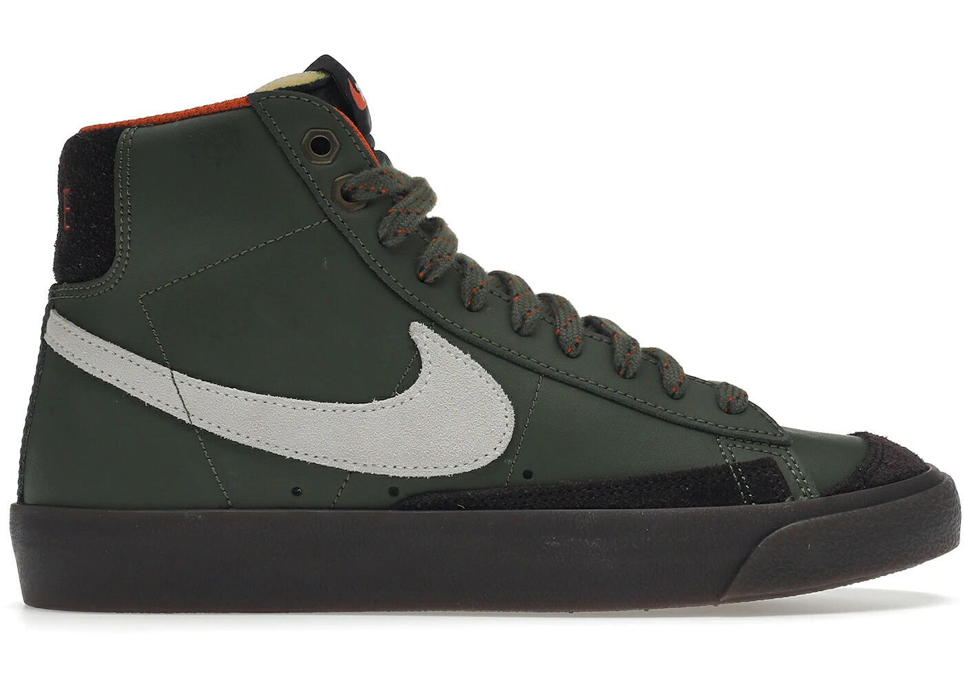 ナイキ ブレイザー ミッド ビンテージ ヴィンテージ アーミー オリーブ 白色 ホワイト スニーカー メンズ NIKE BLAZER MID 77 VINTAGE ARMY / ARMY OLIVE SUMMIT WHITE CAMPFIRE｜スニケス