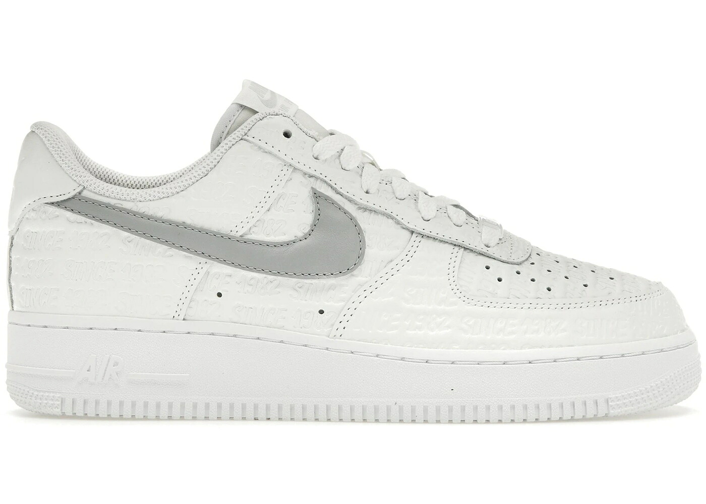 ナイキ 白いこと 白いこと しろがね色 しろがね色 空軍 WOMEN\u0027S スニーカー レディース NIKE AIR FORCE 1 LOW SINCE 1982 (WOMEN\u0027S) / SUMMIT WHITE METALLIC SILVER